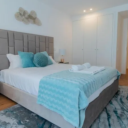 Stunning W/ Free Parking By Lovelystay Apartment
